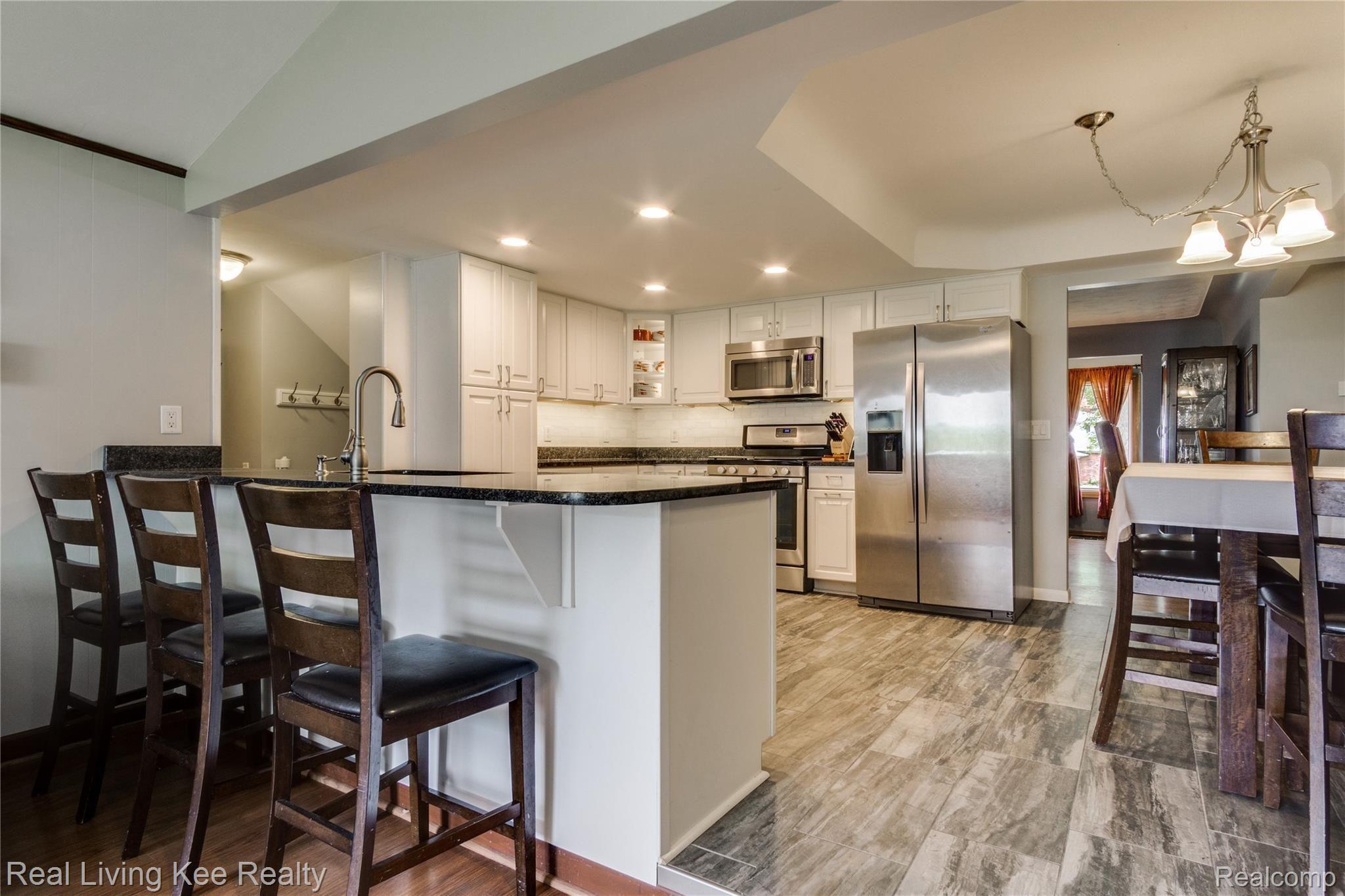 797 Redwood Court Rochester, MI 48309 - Photo 16 of 40 Interiors (19 of 39).jpg