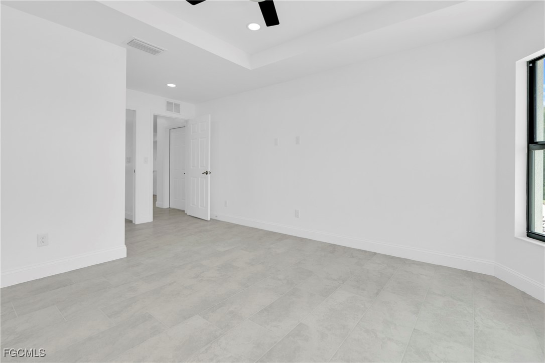 2508-2510 Park Road Lehigh Acres, FL 33971 - Photo 23 of 37 a view of an empty room