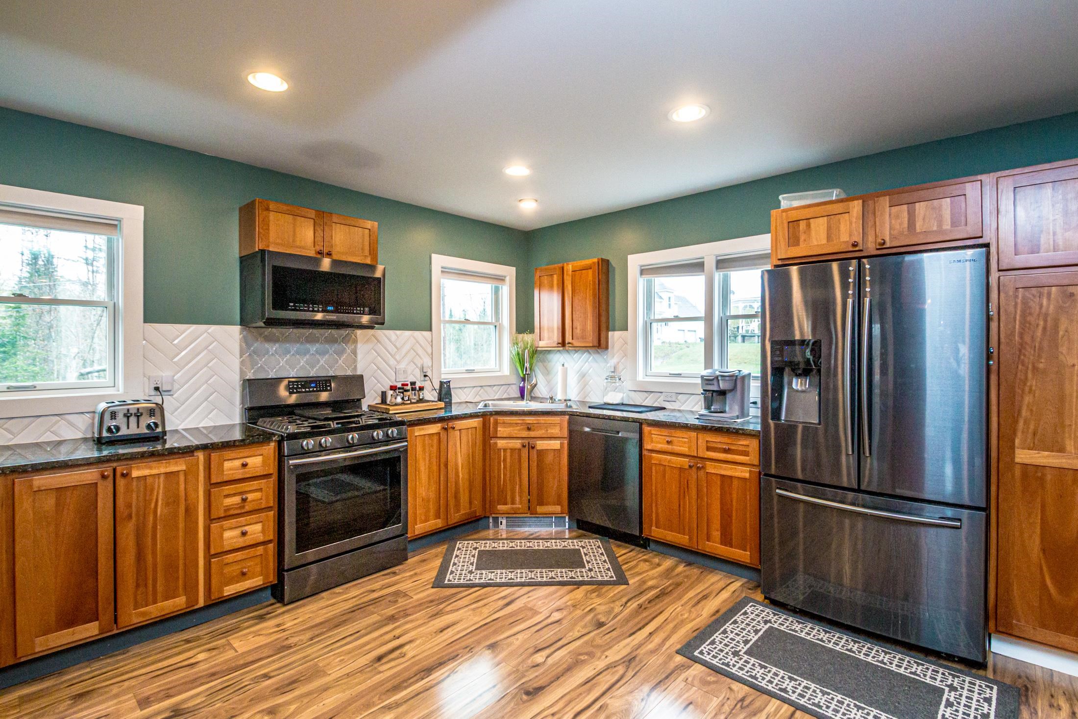 93 Elm Street Lancaster, NH 03584 - Photo 7 of 47