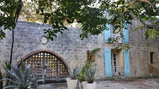 $2,175 | 2728 Calusa Street, Unit B, Miami, FL 33133