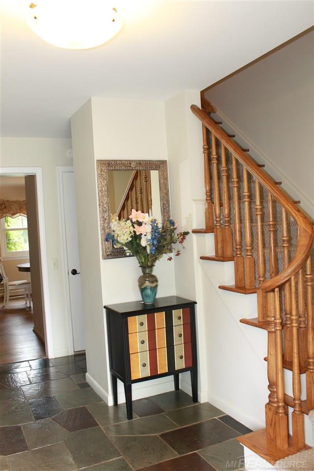 1000 Bedford Road Grosse Pointe, MI 48230 - Photo 7 of 33 31298347-6.JPG