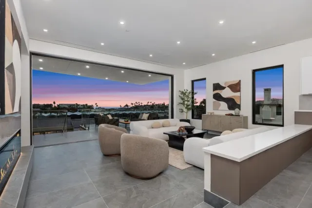 $9,850,000 | 147 South Rios Avenue, Solana Beach, CA 92075