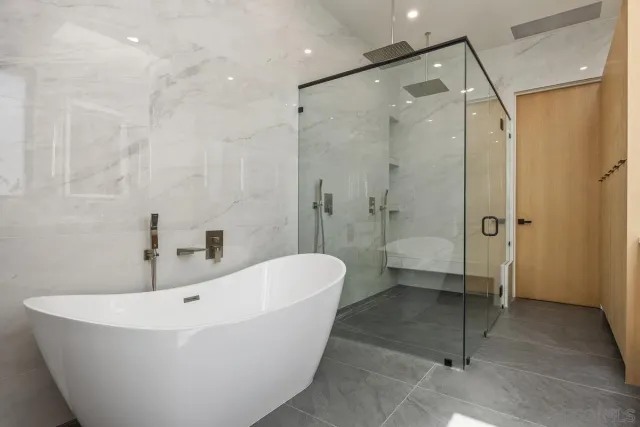 $9,850,000 | 147 South Rios Avenue, Solana Beach, CA 92075