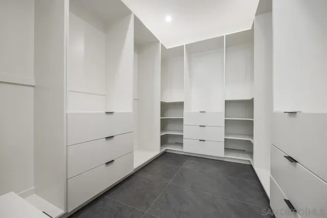 $9,850,000 | 147 South Rios Avenue, Solana Beach, CA 92075