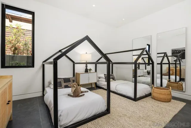 $9,850,000 | 147 South Rios Avenue, Solana Beach, CA 92075