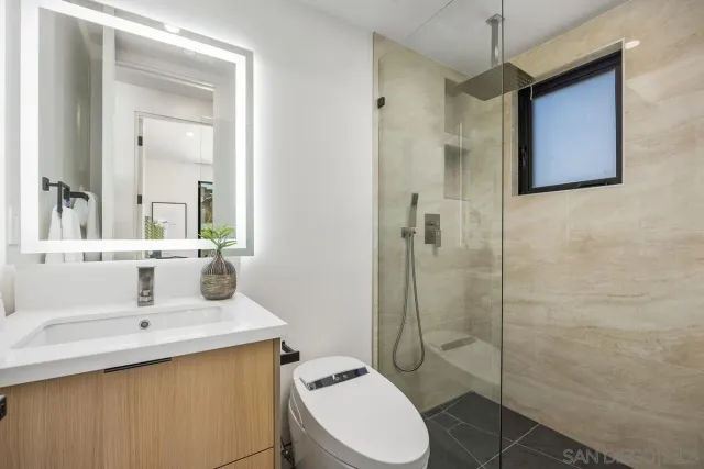 $9,850,000 | 147 South Rios Avenue, Solana Beach, CA 92075