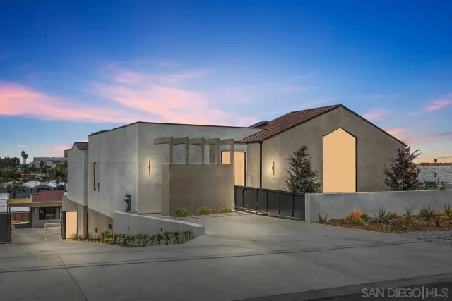 $9,850,000 | 147 South Rios Avenue, Solana Beach, CA 92075