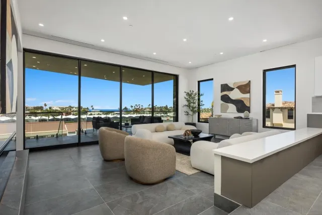 $9,850,000 | 147 South Rios Avenue, Solana Beach, CA 92075