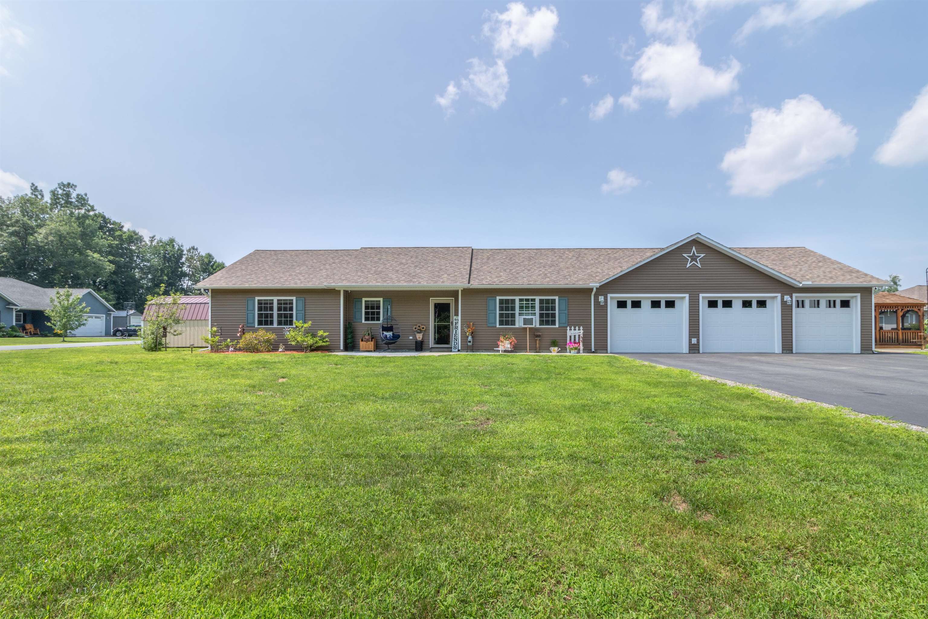 120 Dashner Drive Derby, VT 05830 - Photo 4 of 35