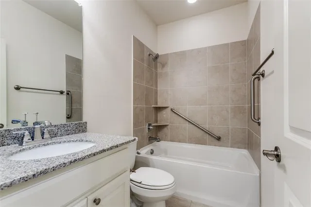 $2,600 | 4661 Dozier Road, Unit E, Carrollton, TX 75010