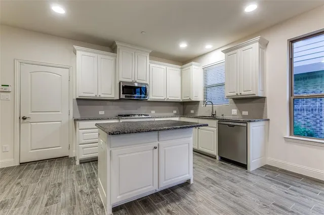 $2,600 | 4661 Dozier Road, Unit E, Carrollton, TX 75010