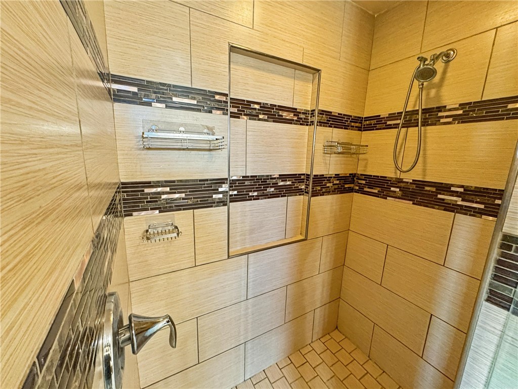 1832 Bay Landing Drive Portland, TX 78374 - Photo 24 of 29 a view of a bathroom