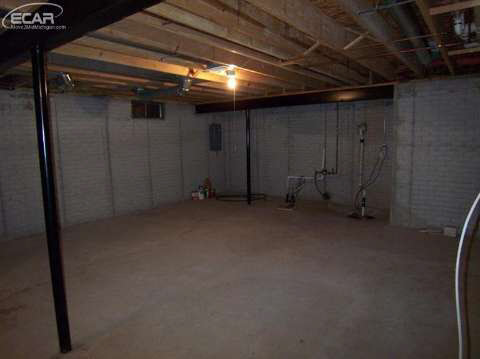 5064 Elms Road Flushing, MI 48433 - Photo 18 of 28 20441971-17.JPG