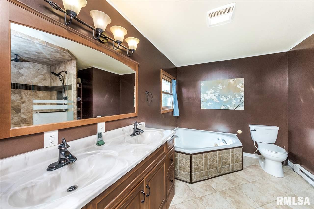 6404 West Lancaster Road Peoria, IL 61607 - Photo 18 of 36