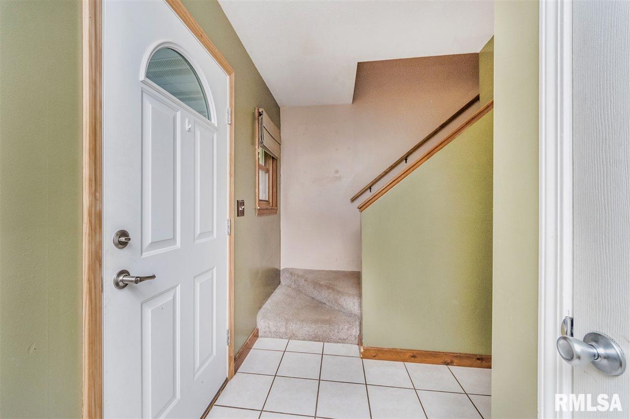 6404 West Lancaster Road Peoria, IL 61607 - Photo 6 of 36