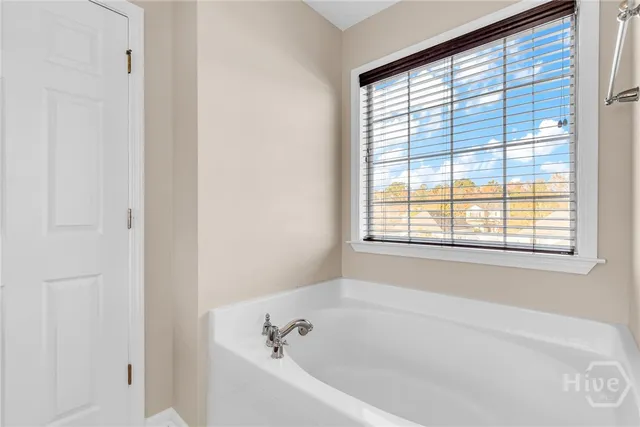 $2,200 | 16 Bushwood Drive, Savannah, GA 31407