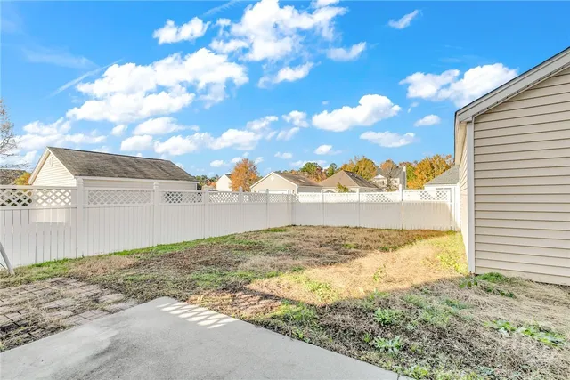 $2,200 | 16 Bushwood Drive, Savannah, GA 31407