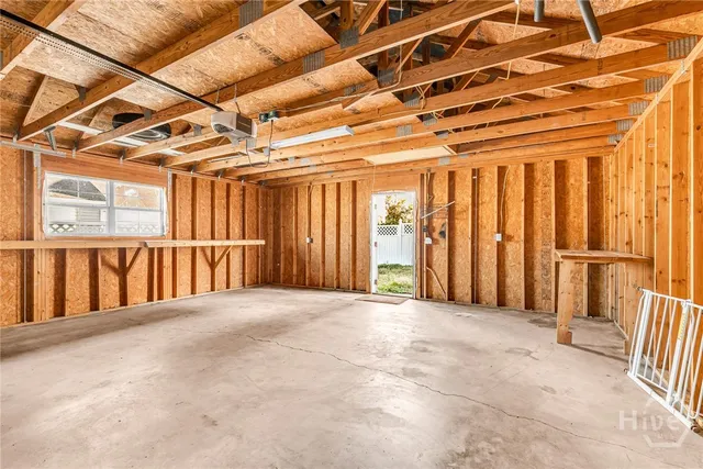 $2,200 | 16 Bushwood Drive, Savannah, GA 31407