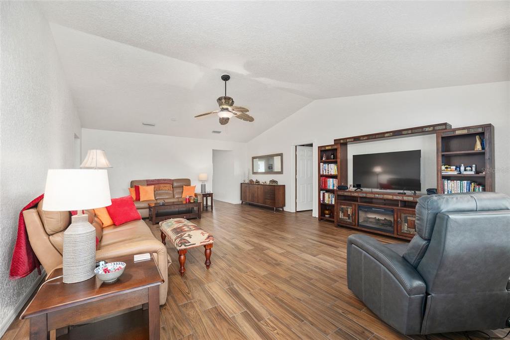 8560 Southwest 90th Street, Unit E Ocala, FL 34481 - Photo 14 of 59