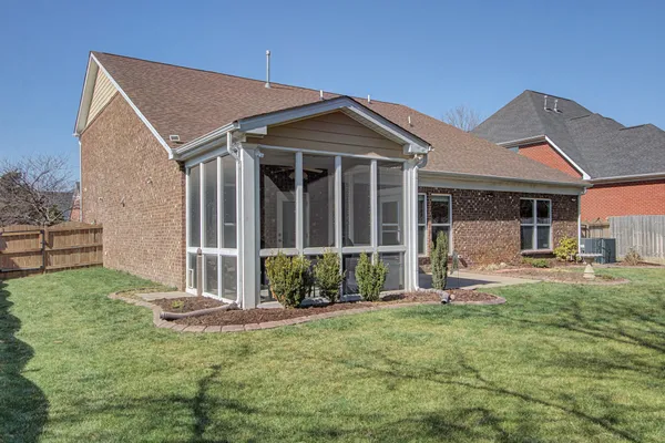 $825,000 | 2827 Kaye Drive, Thompson's Station, TN 37179