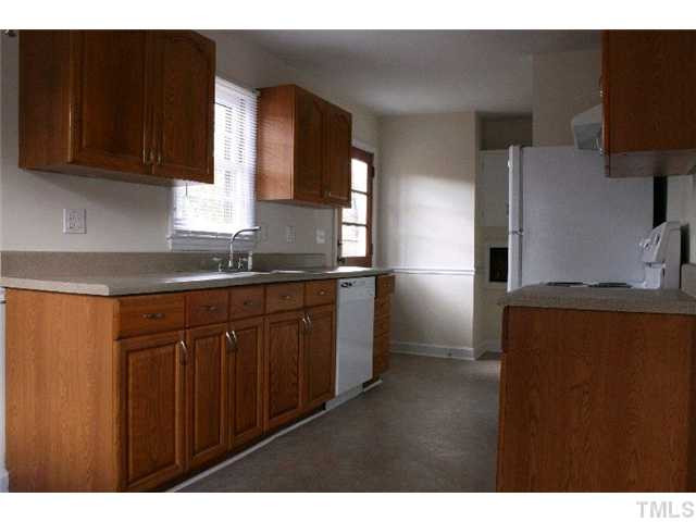 220 Weston Road Garner, NC 27529 - Photo 5 of 14 Kitchen