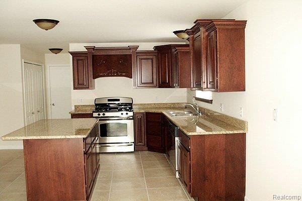 363 Mystic Valley Rochester, MI 48307 - Photo 8 of 25 Kitchen photo # 2