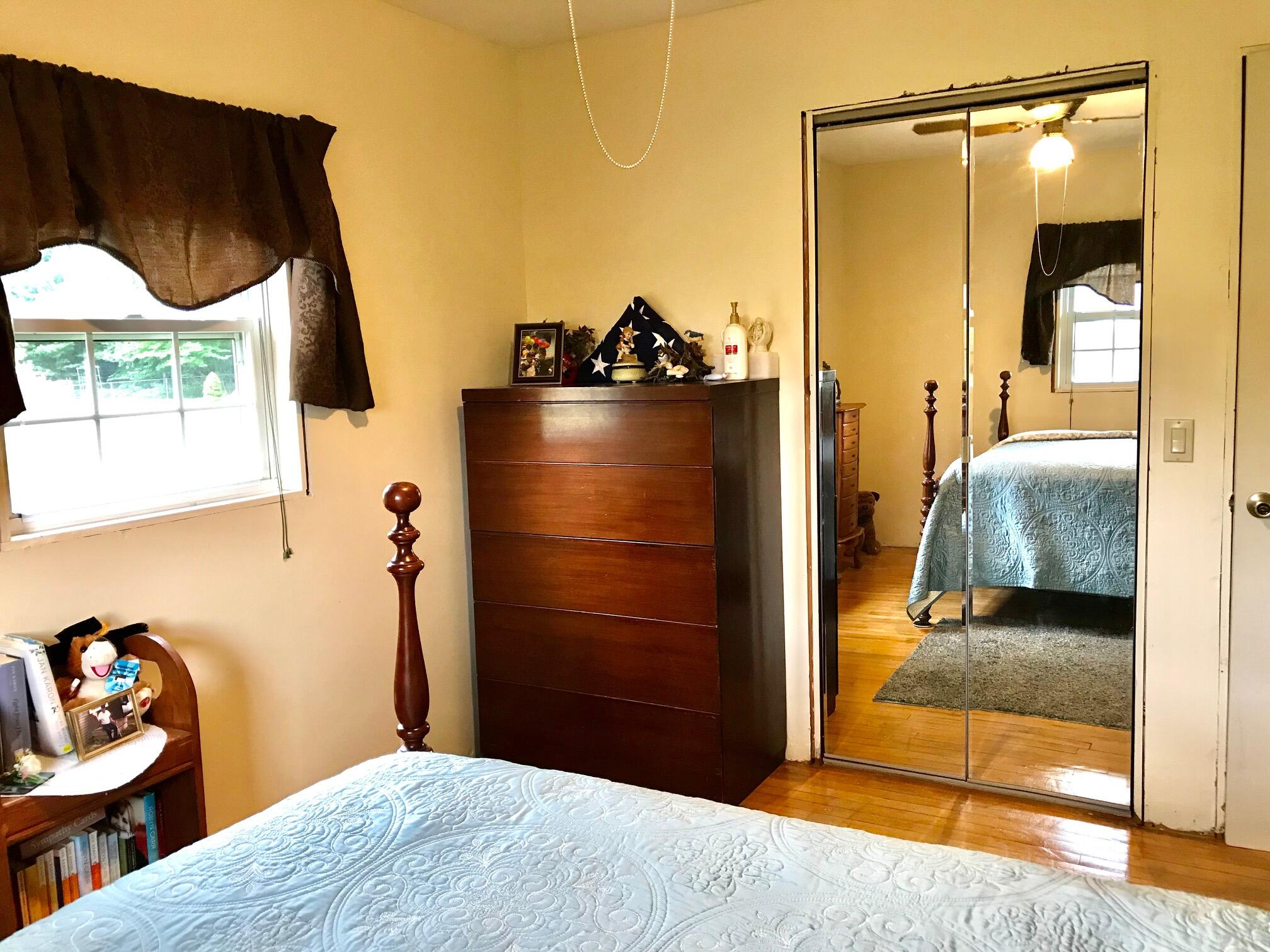 2014 East River Road Muskegon, MI 49445 - Photo 12 of 30 Bedroom 2