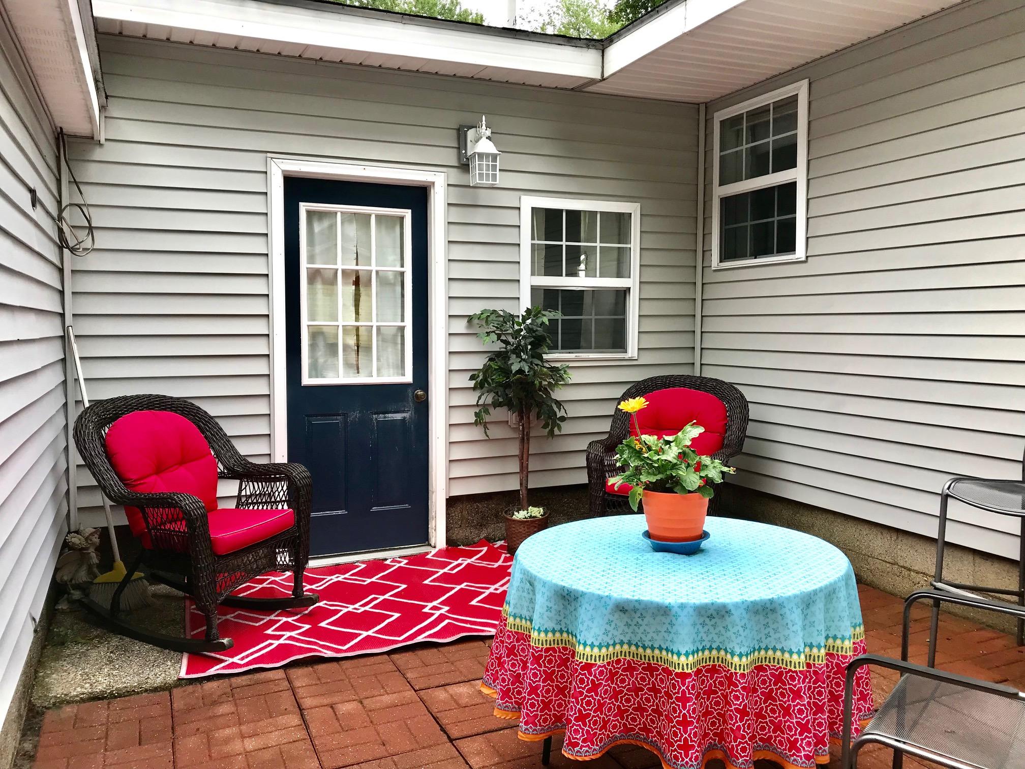 2014 East River Road Muskegon, MI 49445 - Photo 2 of 30 Patio