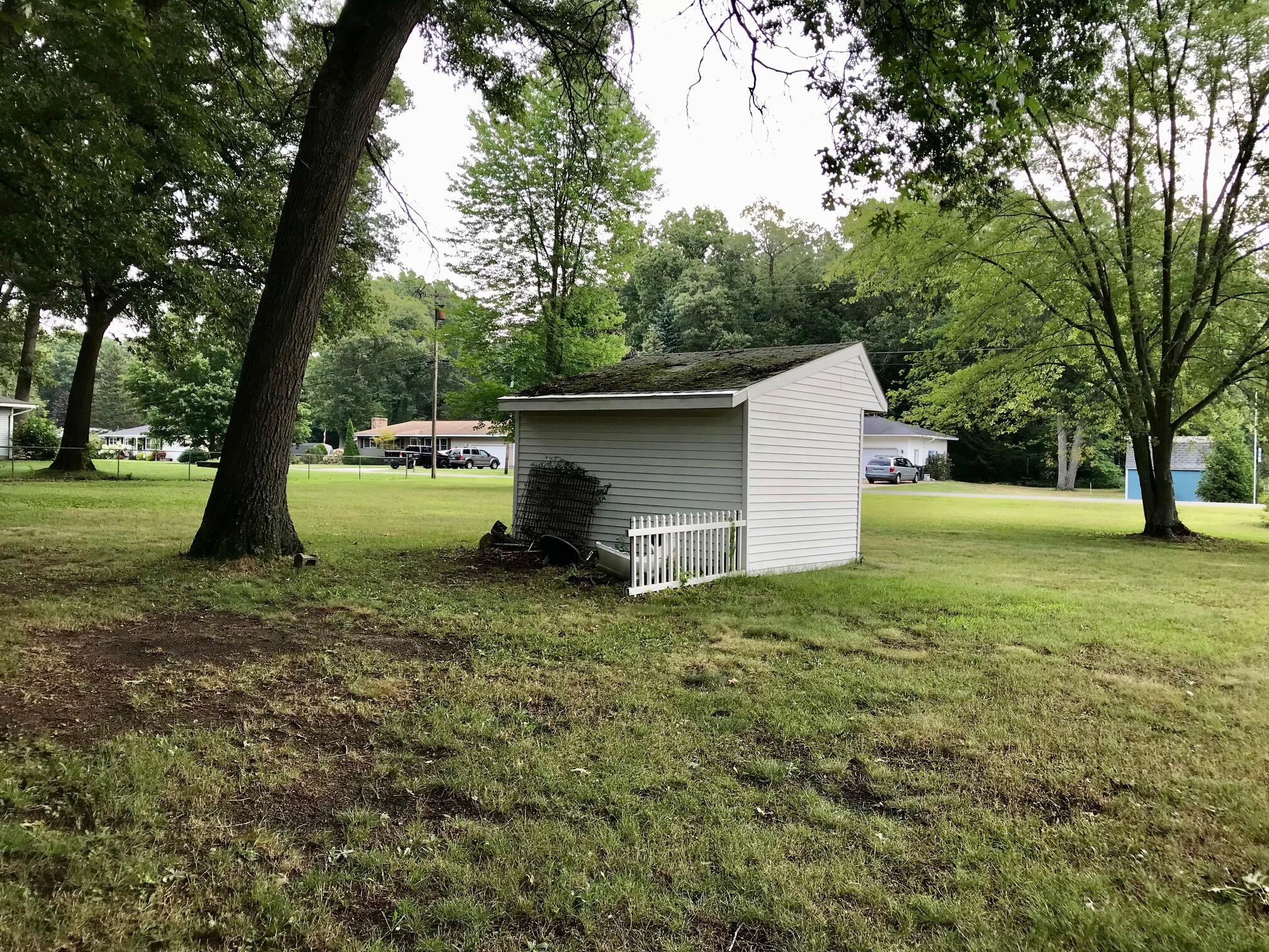 2014 East River Road Muskegon, MI 49445 - Photo 29 of 30 Shed