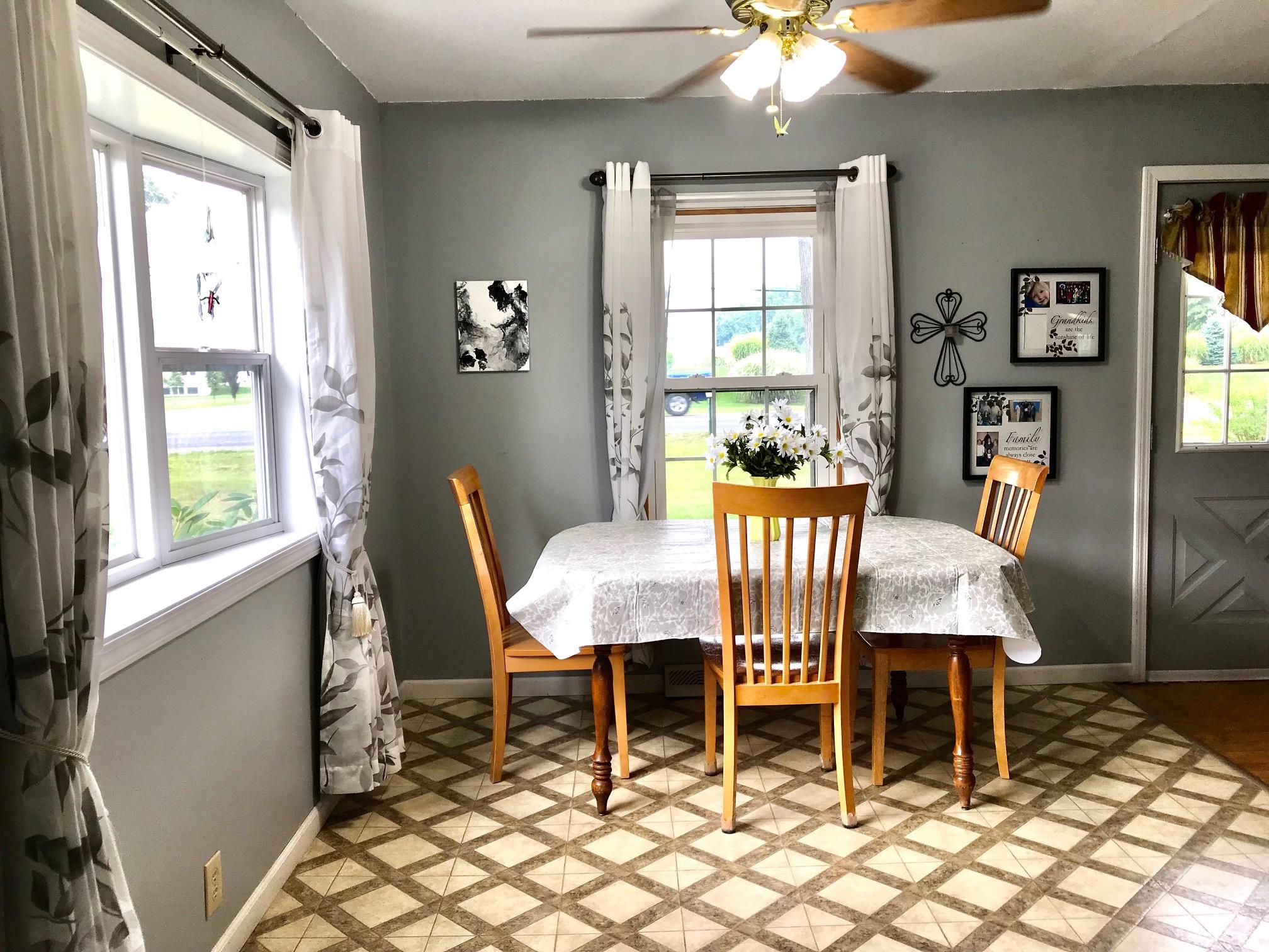 2014 East River Road Muskegon, MI 49445 - Photo 9 of 30 Dining