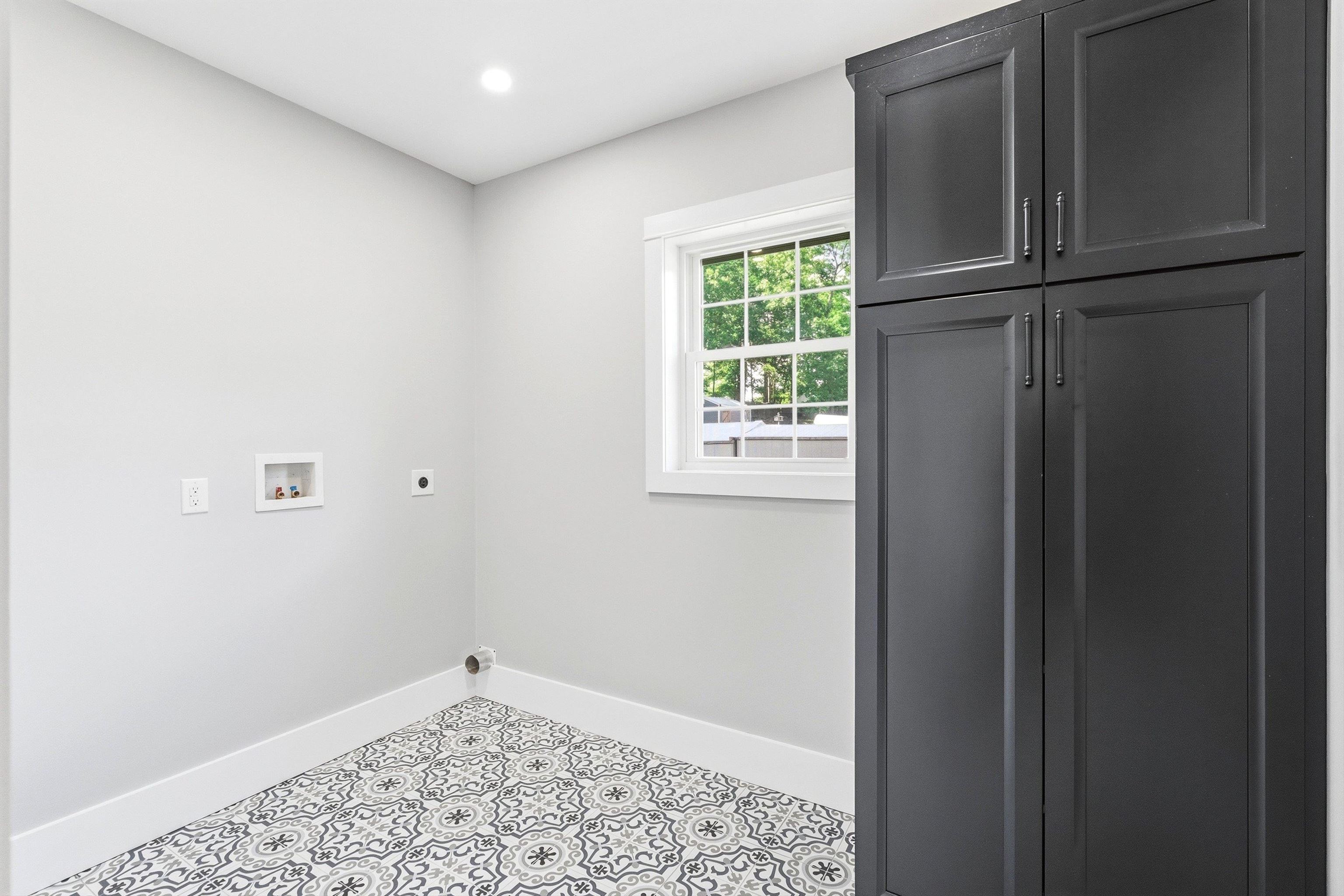 2 Merrill Street Hudson, NH 03051 - Photo 19 of 42