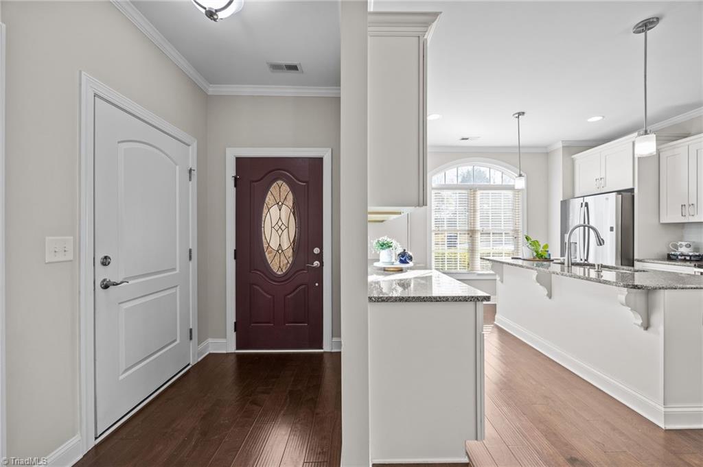 2084 Lake Point Drive Graham, NC 27253 - Photo 4 of 20