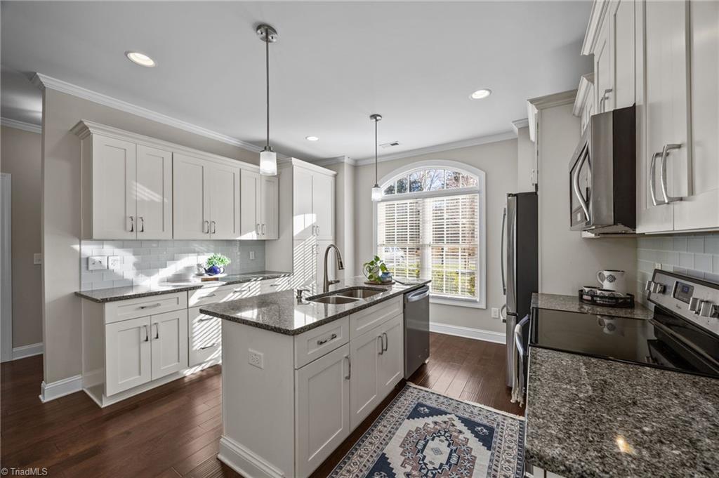 2084 Lake Point Drive Graham, NC 27253 - Photo 6 of 20