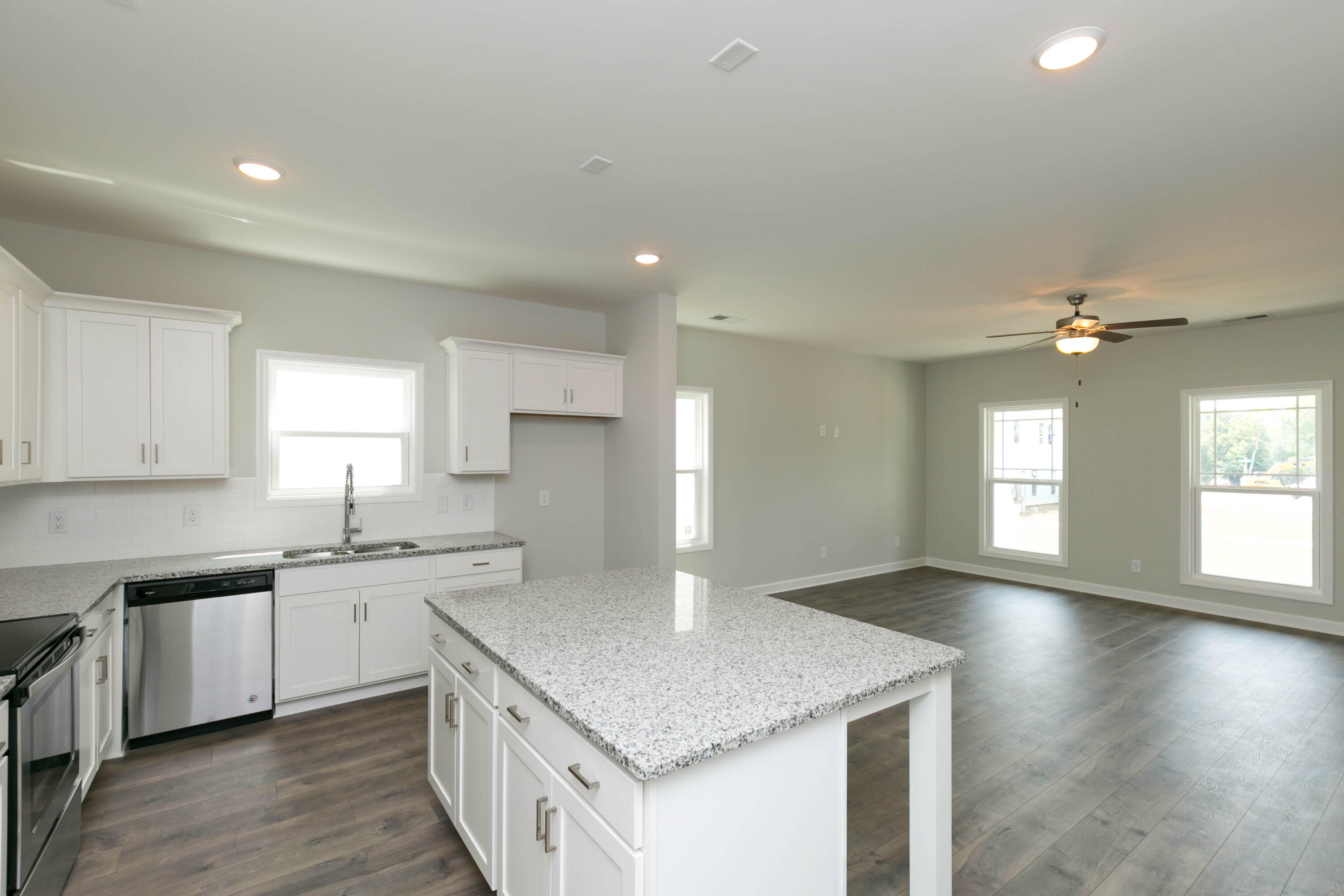 1608 Cotton Way Chattanooga, TN 37404 - Photo 9 of 24 Kitchen