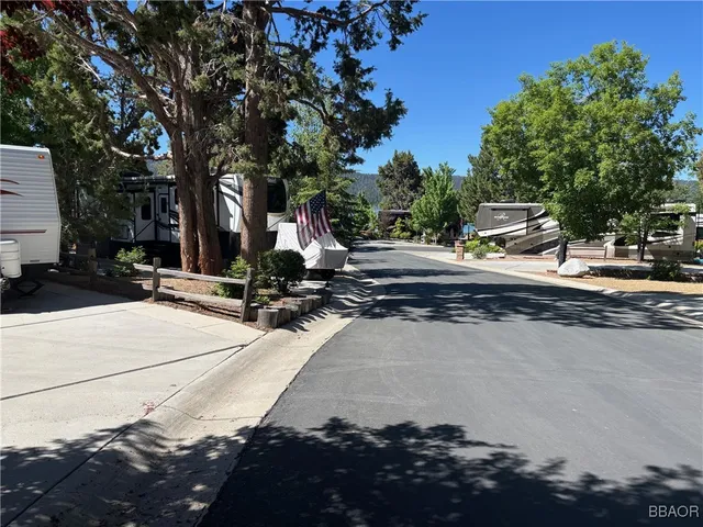 a view of a park with pathway