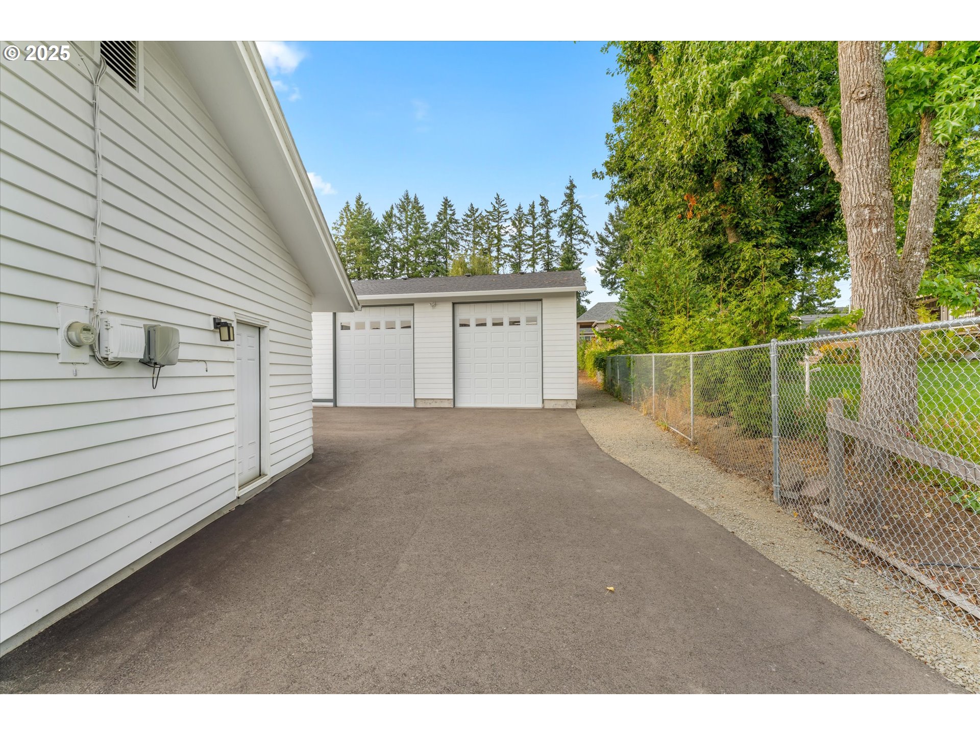 15665 Southwest Bull Mountain Road Portland, OR 97224 - Photo 44 of 48 Shop