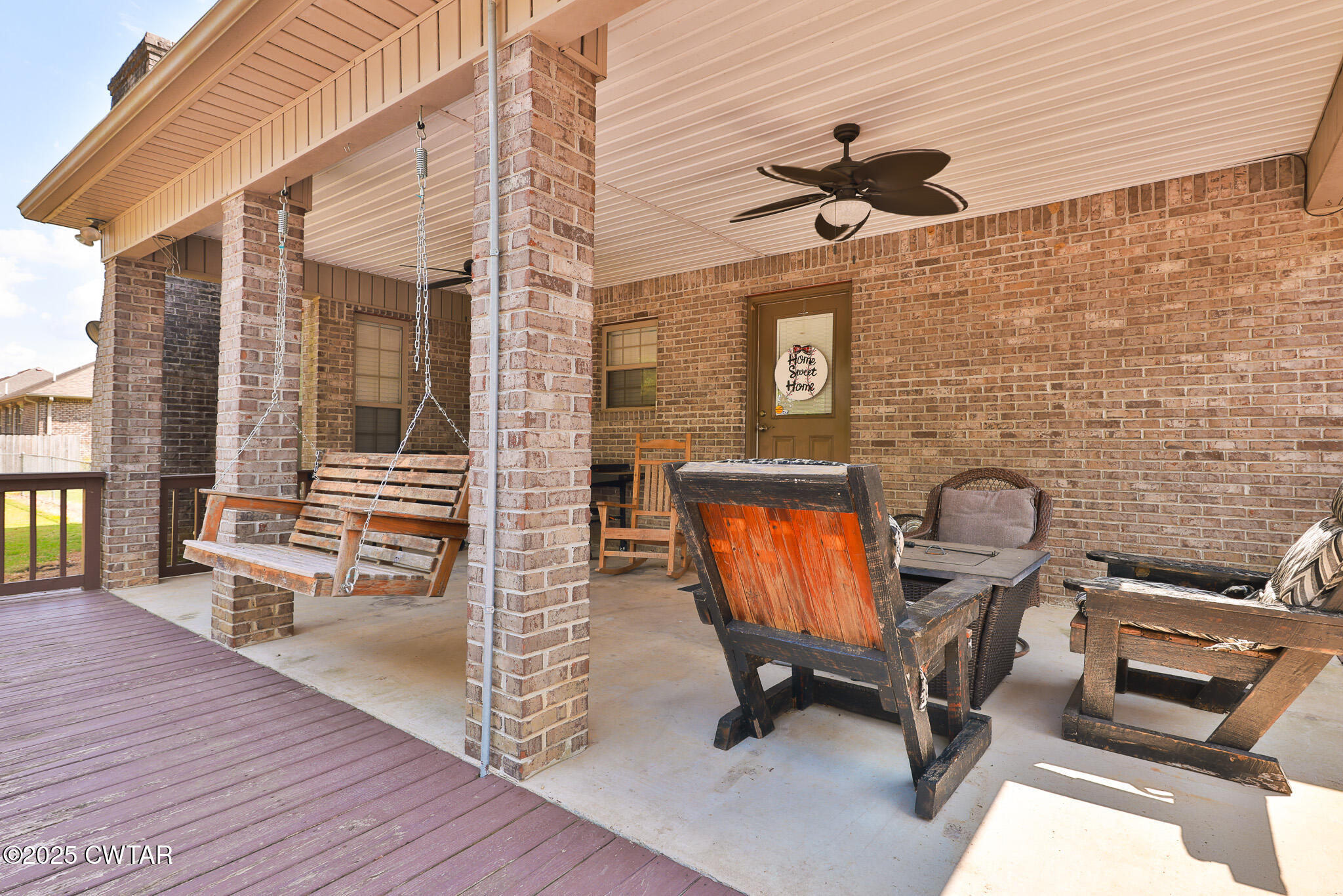 141 Oak Street Martin, TN 38237 - Photo 10 of 30 a view of a workspace with wooden floor