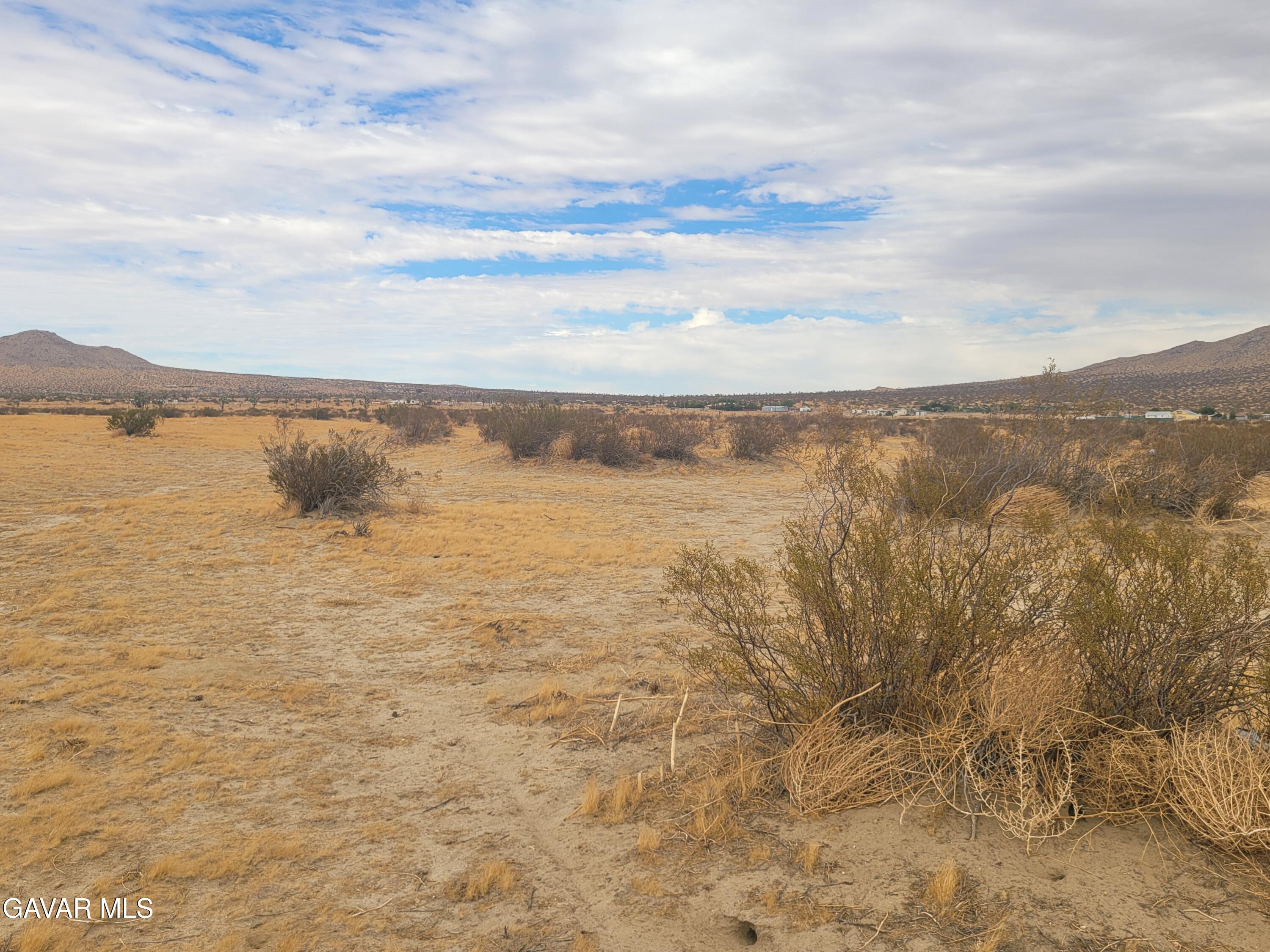 K6 Vic 167 Lancaster, CA 93535 - Photo 8 of 18 a view of lake with mountain