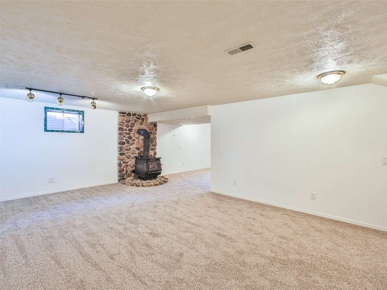3426 South Pines Road Spokane Valley, WA 99206 - Photo 15 of 19 Gallery Image 15