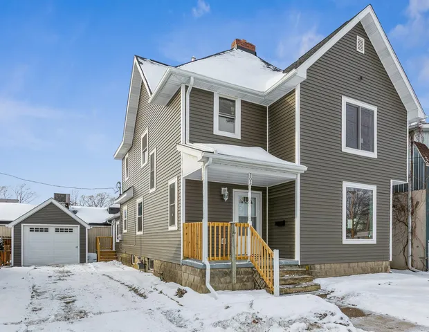 $499,900 | 202 South Elm Street, Three Oaks, MI 49128