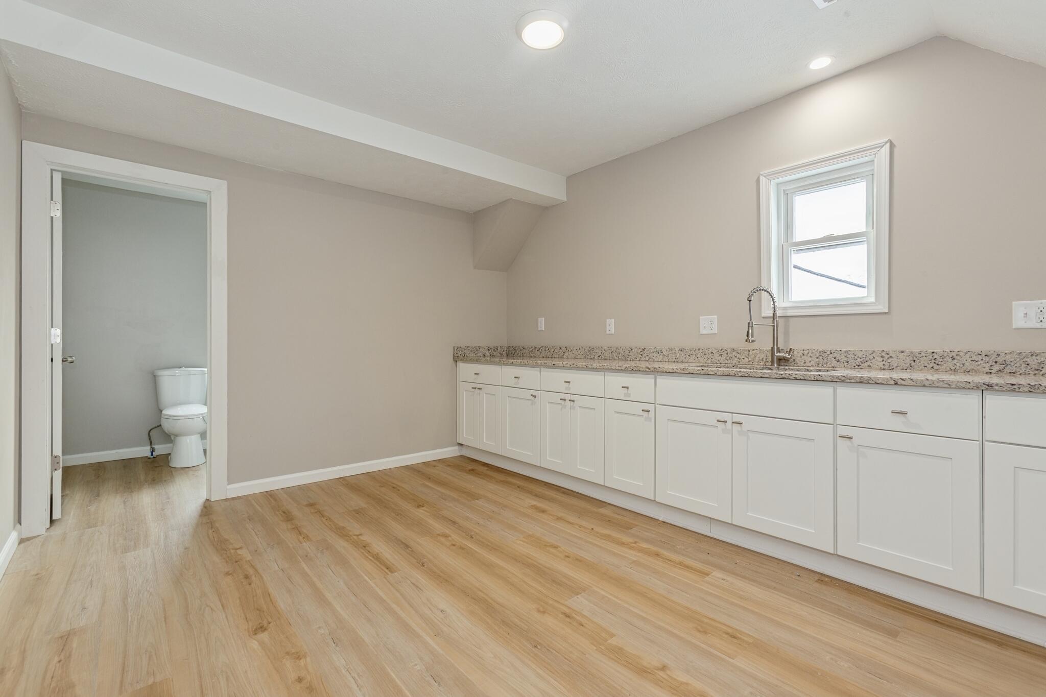 202 South Elm Street Three Oaks, MI 49128 - Photo 18 of 20 28