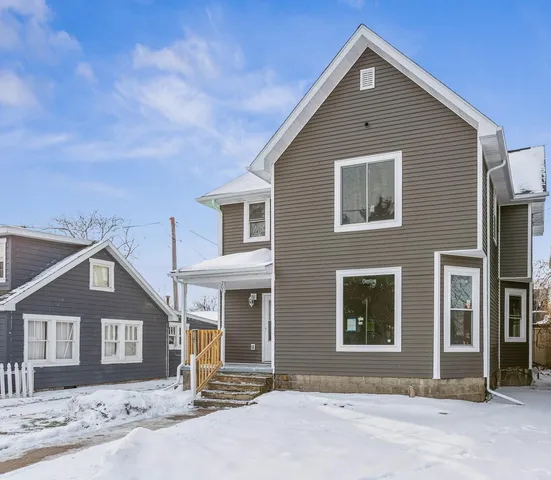 $499,900 | 202 South Elm Street, Three Oaks, MI 49128