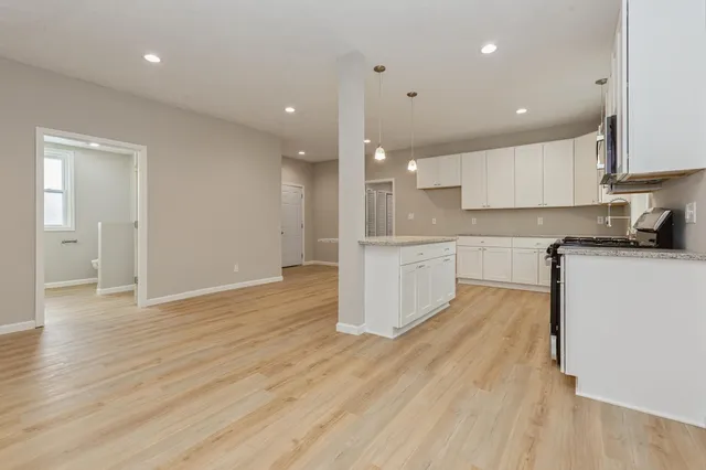 $499,900 | 202 South Elm Street, Three Oaks, MI 49128