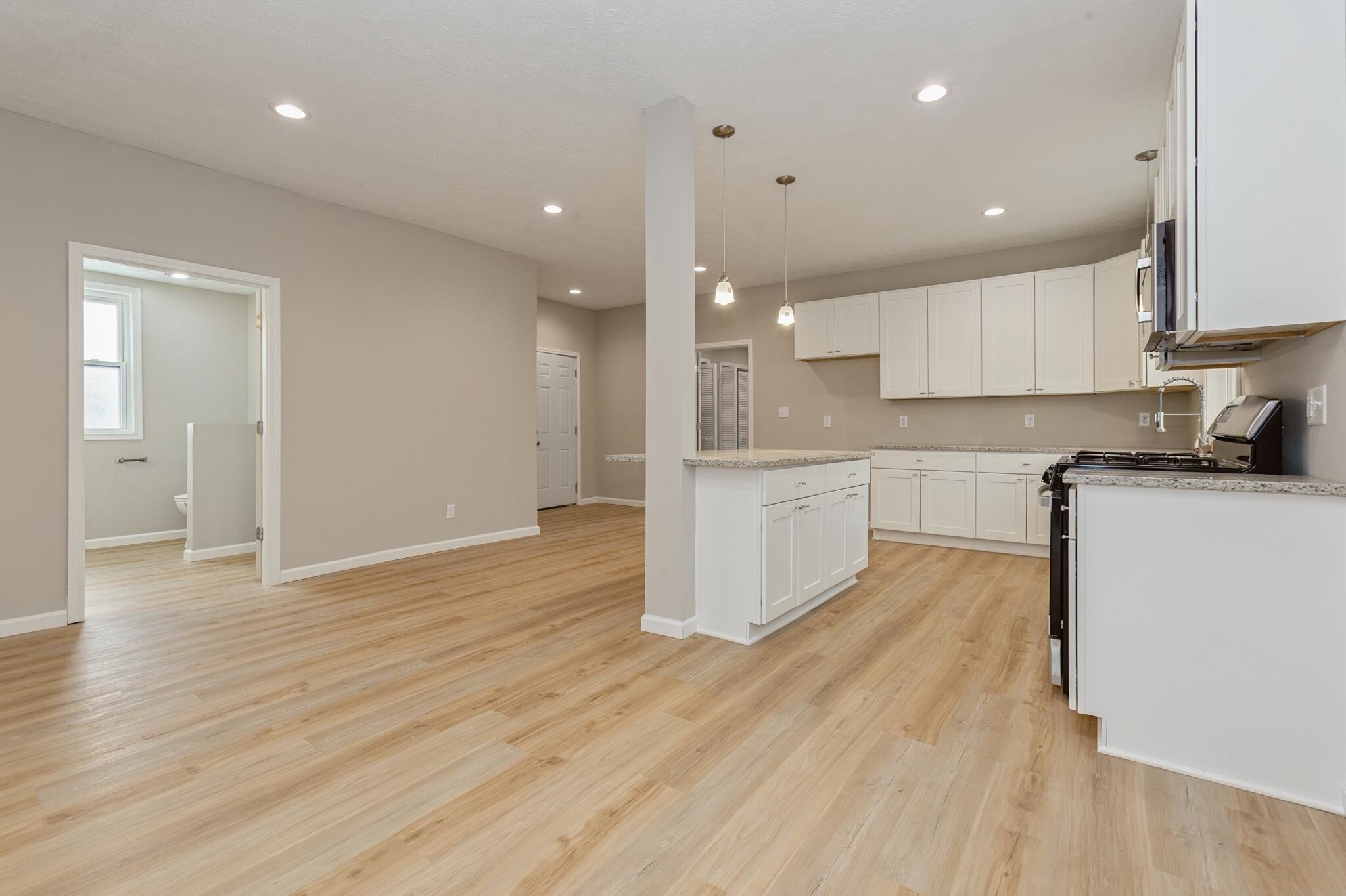 202 South Elm Street Three Oaks, MI 49128 - Photo 4 of 20 7