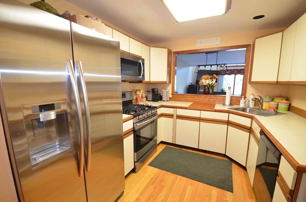 12 Spruce Pond Road, Unit 12 Franklin, MA 02038 - Photo 6 of 28 Gallery Image 6