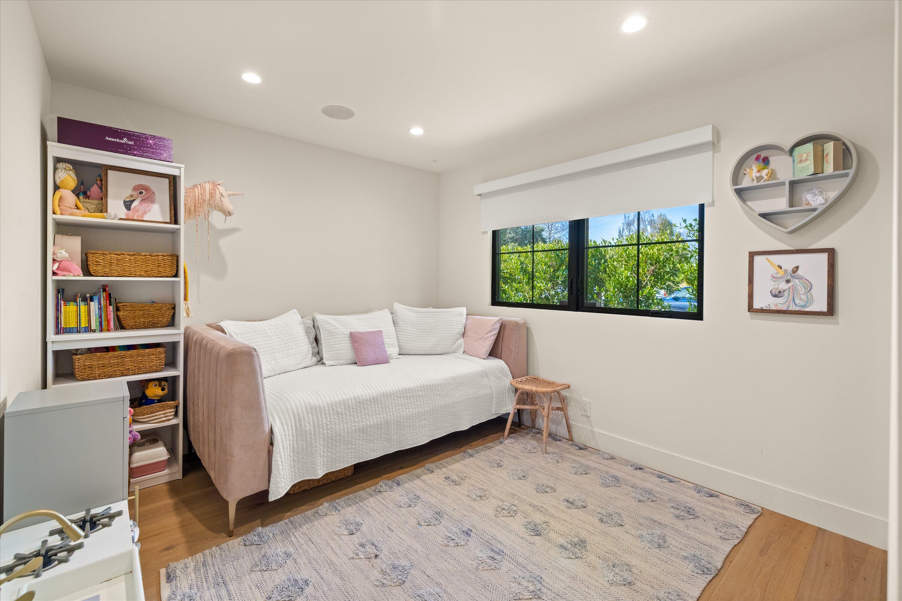 516 Mills Way Goleta, CA 93117 - Photo 28 of 38 a bedroom with a bed and a large window