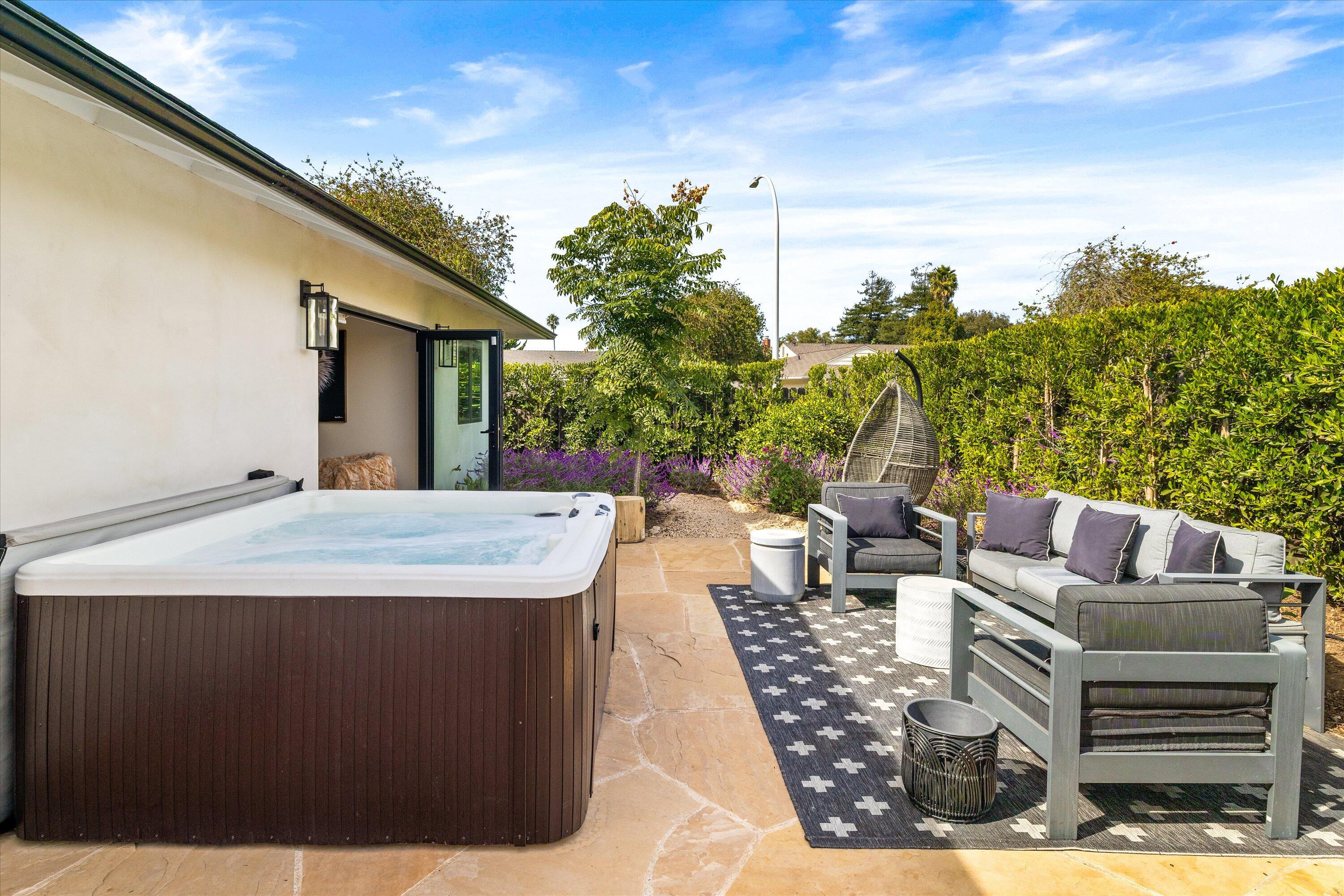 516 Mills Way Goleta, CA 93117 - Photo 36 of 38 a view of an outdoor sitting space