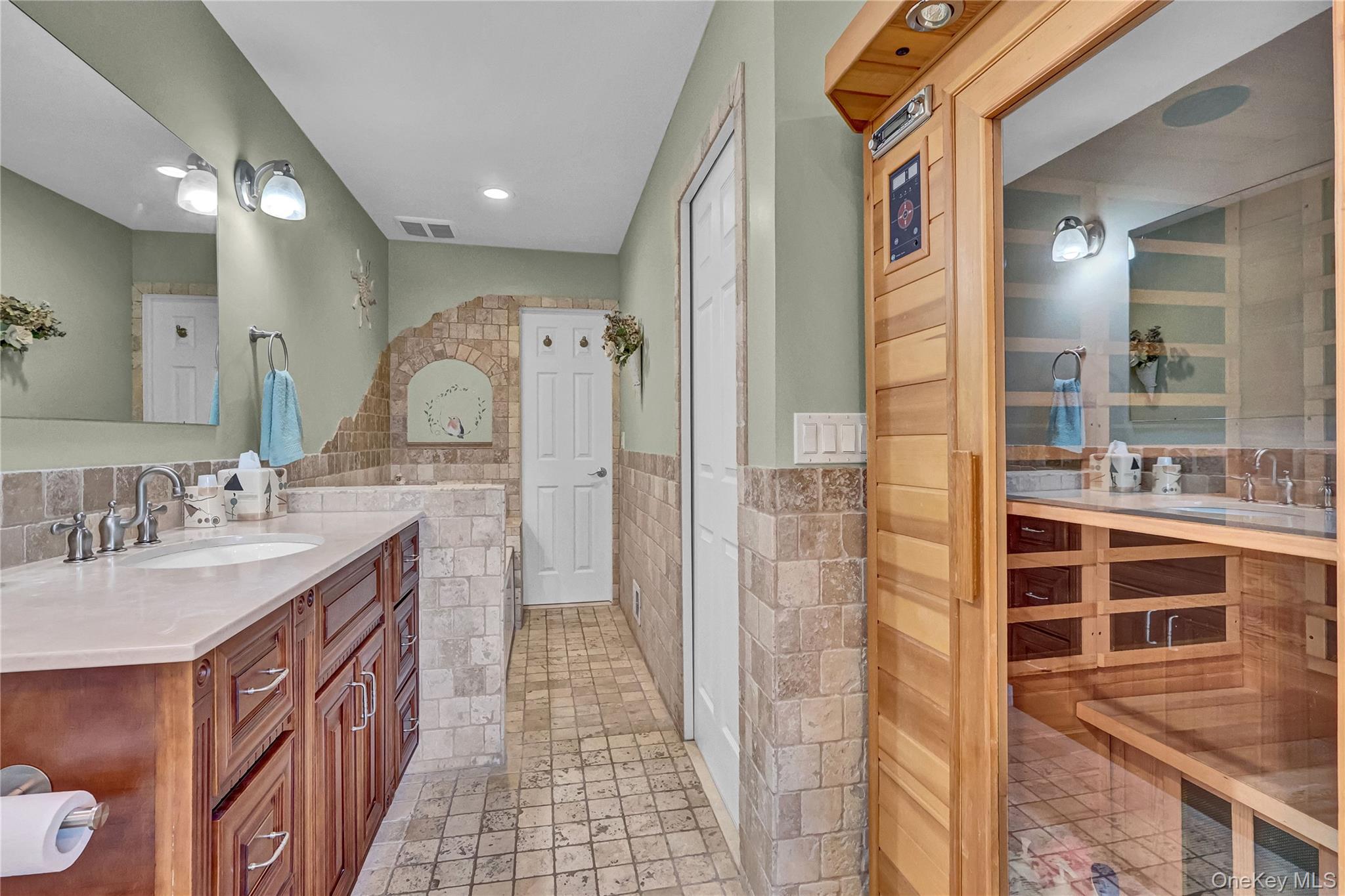 4 Dove Path Coram, NY 11727 - Photo 19 of 38