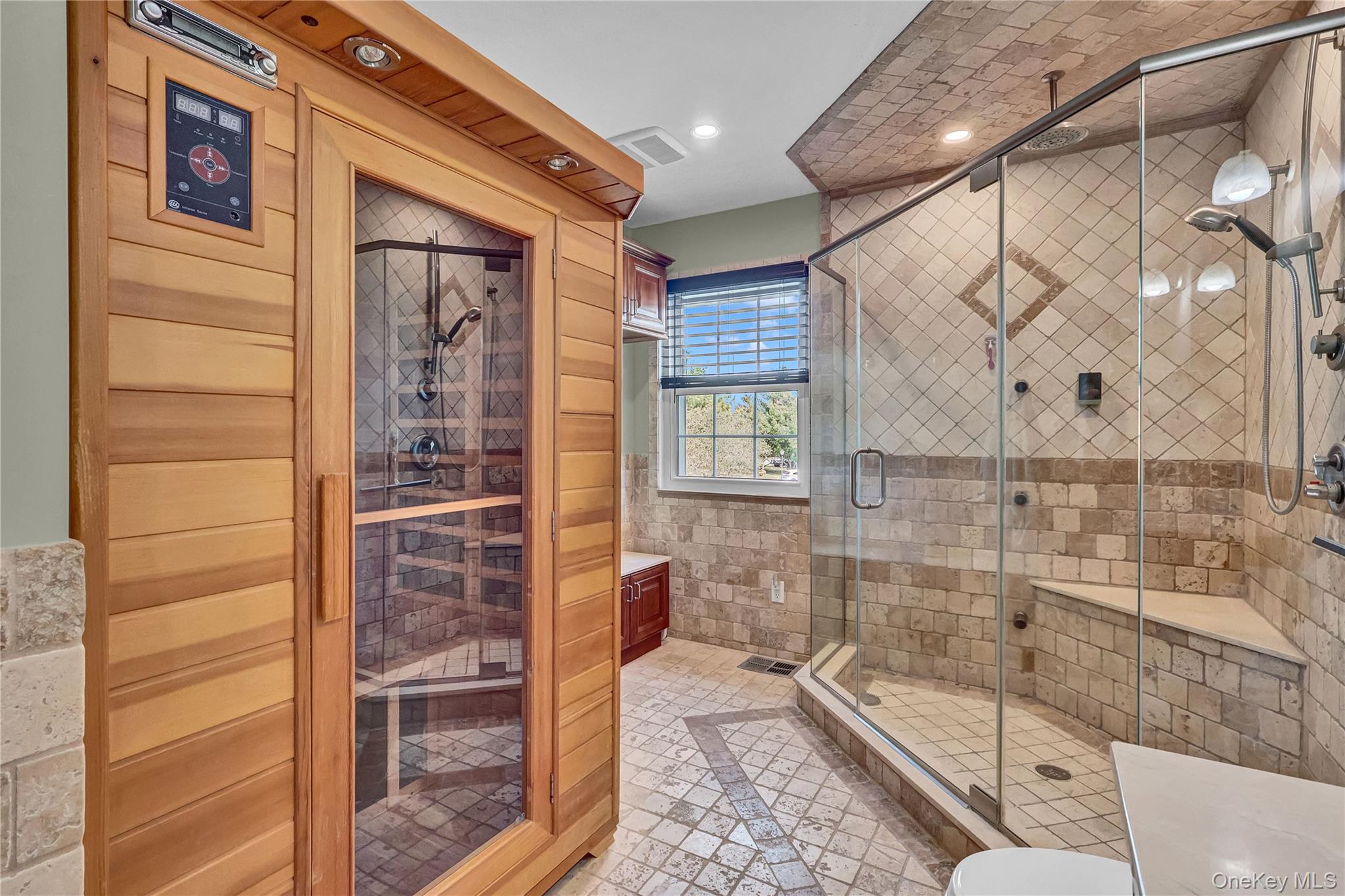 4 Dove Path Coram, NY 11727 - Photo 20 of 38