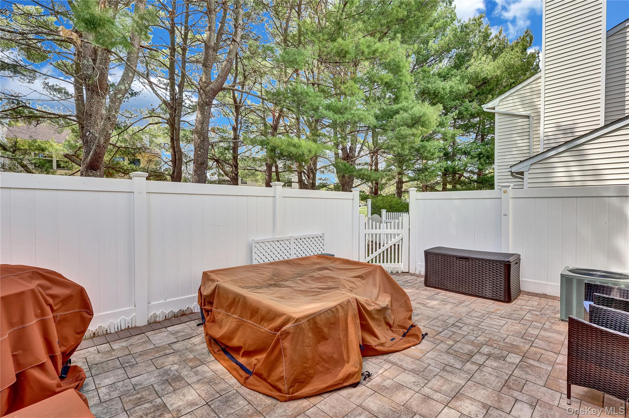 4 Dove Path Coram, NY 11727 - Photo 24 of 38